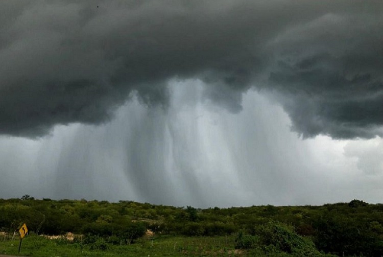 Inmet emite alerta de chuvas intensas para todas as cidades da Paraíba