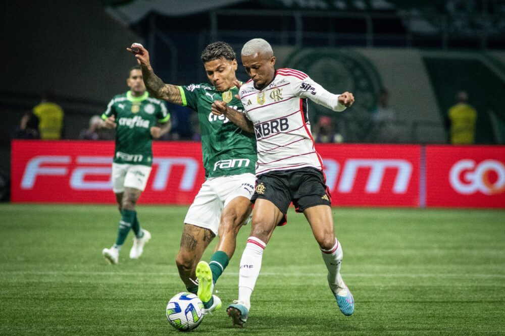 Palmeiras enfrenta Flamengo mirando a liderança do Brasileiro