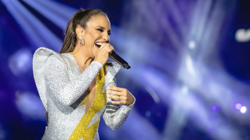 Ivete Sangalo fará show antes de partida de Brasil e Chile pelas eliminatórias da Copa – Gláucia Lima